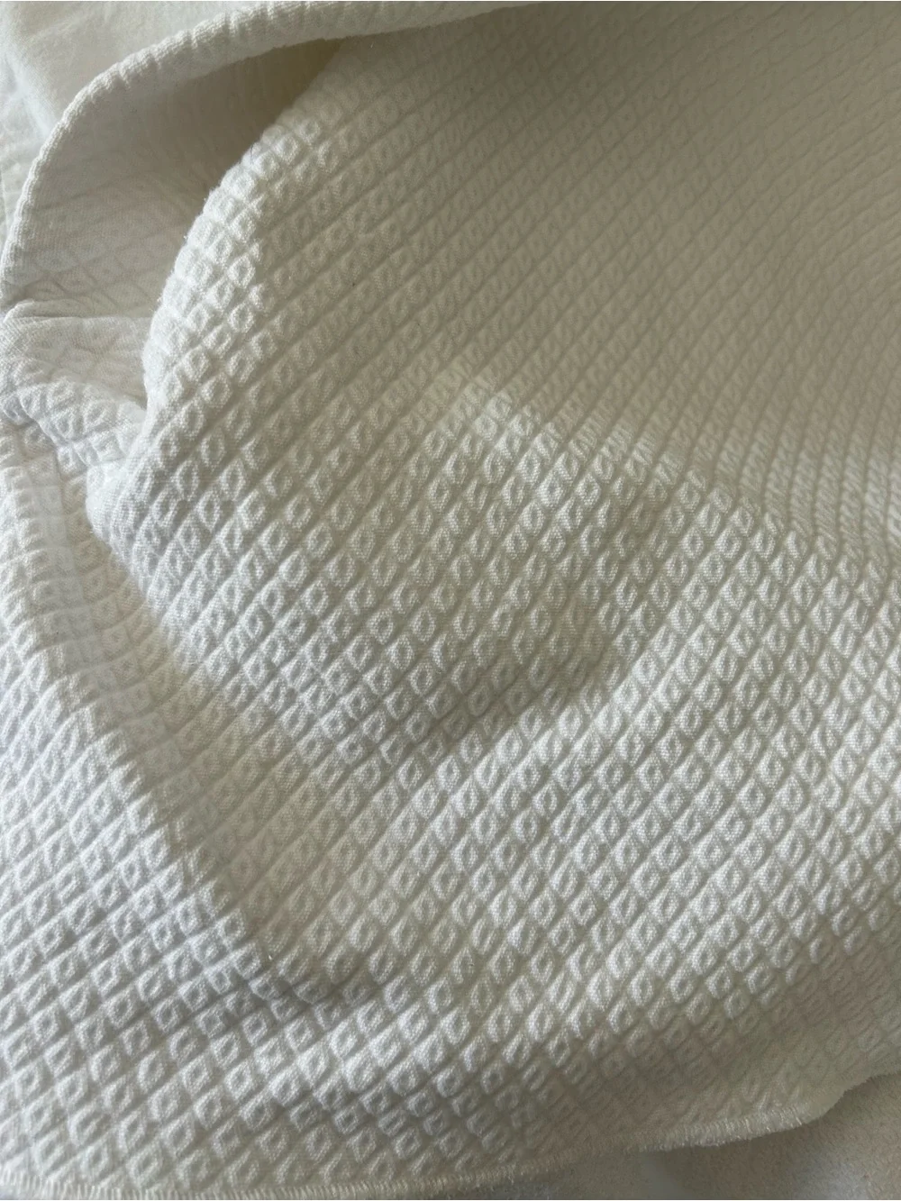 The Company Store White Textured Bedspread with Scalloped Edge